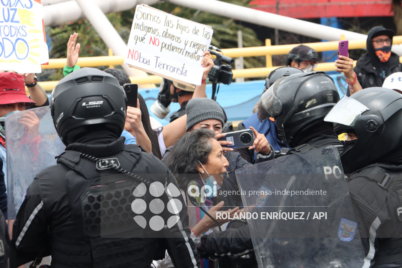 UIO MARCHA  MOVIMIENTOS SOCIALES