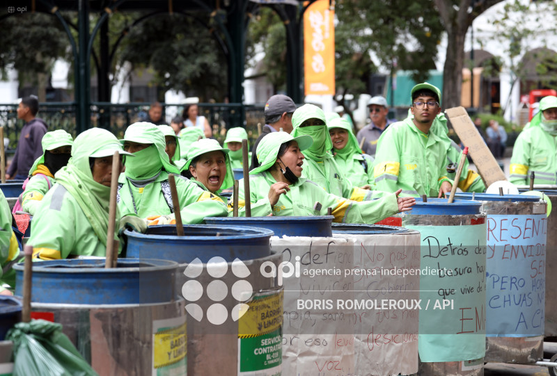 CUENCA-PROTESTA RECOLECTORES DE BASURA-EMAC EP