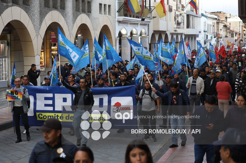 CUENCA-MARCHA CONTRA GOBIERNO DE NOBOA