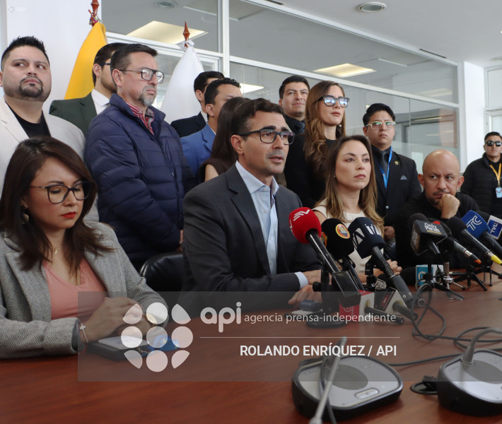 RUEDA DE PRENSA ADN