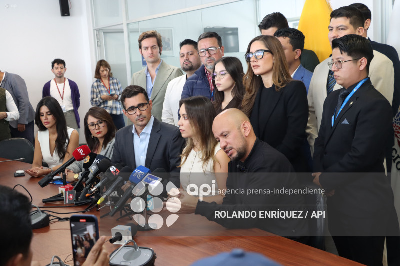 RUEDA DE PRENSA ADN