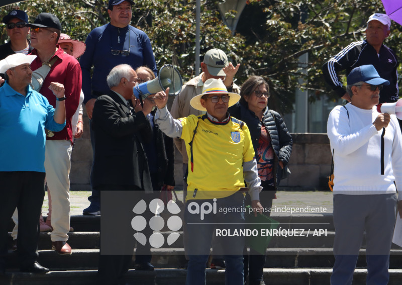 PLANTON A FAVOR DEL GOBIERNO