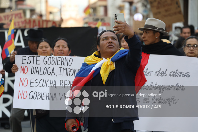 CUENCA-MARCHA CONTRA GOBIERNO DE NOBOA