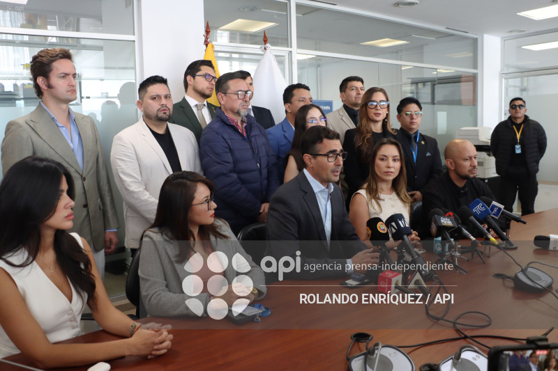 RUEDA DE PRENSA ADN