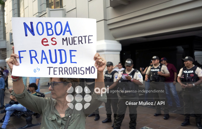 GYE-MARCHA CONTRA NOBOA