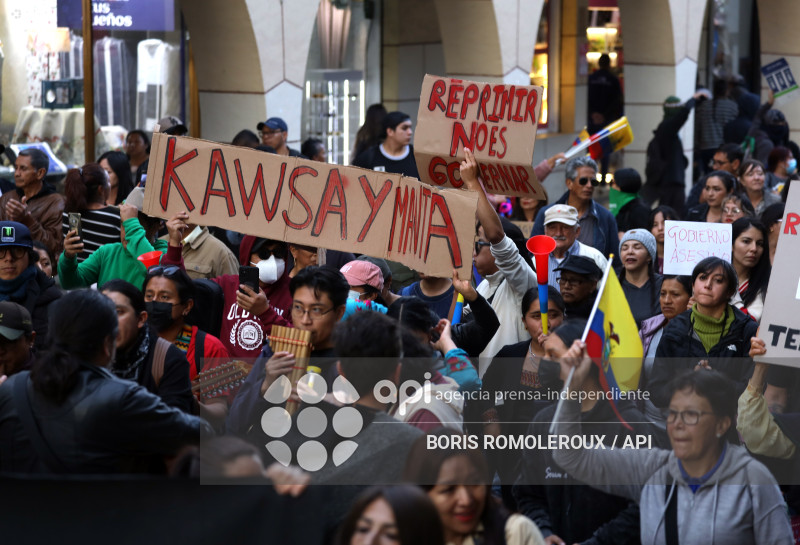 CUENCA-MARCHA CONTRA GOBIERNO DE NOBOA