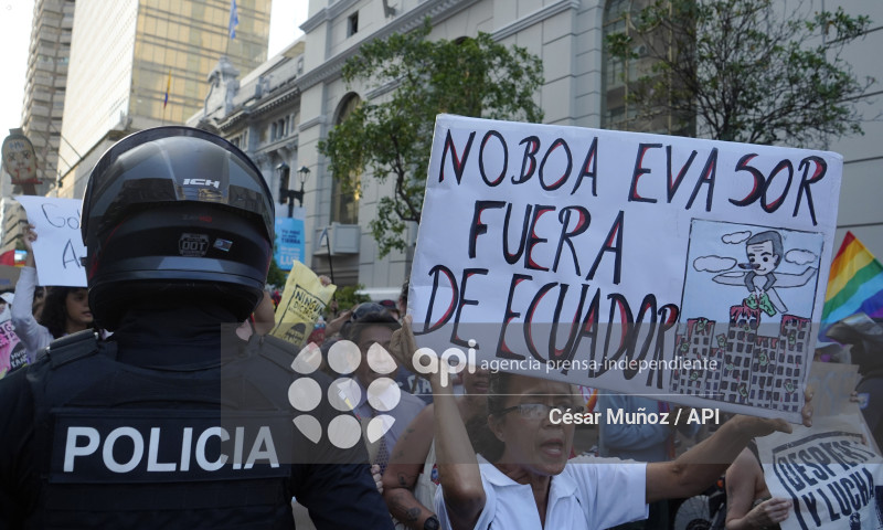 GYE-MARCHA CONTRA NOBOA