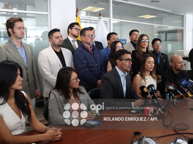 RUEDA DE PRENSA ADN