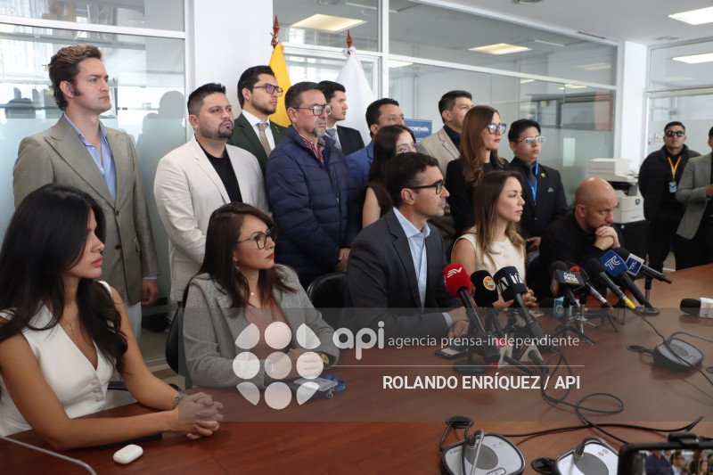 RUEDA DE PRENSA ADN