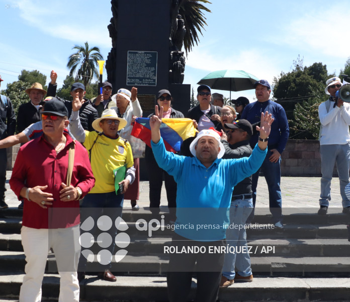 PLANTON A FAVOR DEL GOBIERNO