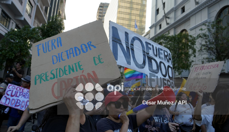 GYE-MARCHA CONTRA NOBOA