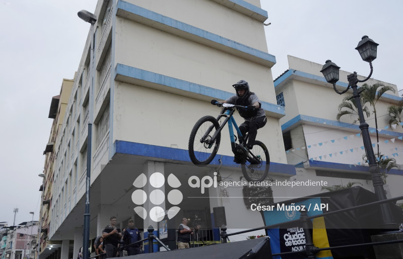 GYE-DOWNHILL DEL CERRO