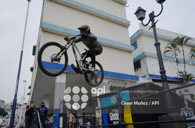 GYE-DOWNHILL DEL CERRO