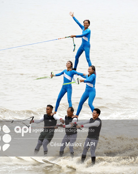 GYE-SHOW PIRATAS DEL GUAYAS