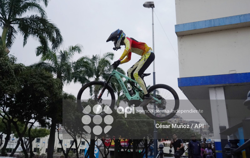 GYE-DOWNHILL DEL CERRO