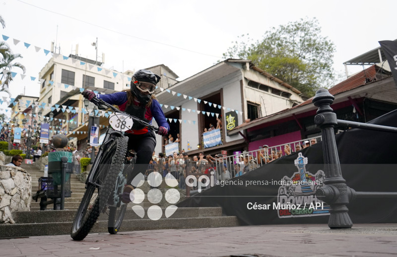 GYE-DOWNHILL DEL CERRO