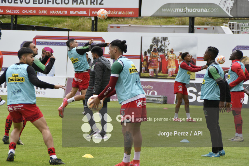 FBL LIGA ECUABET MUSHUC RUNA VINO TINTO