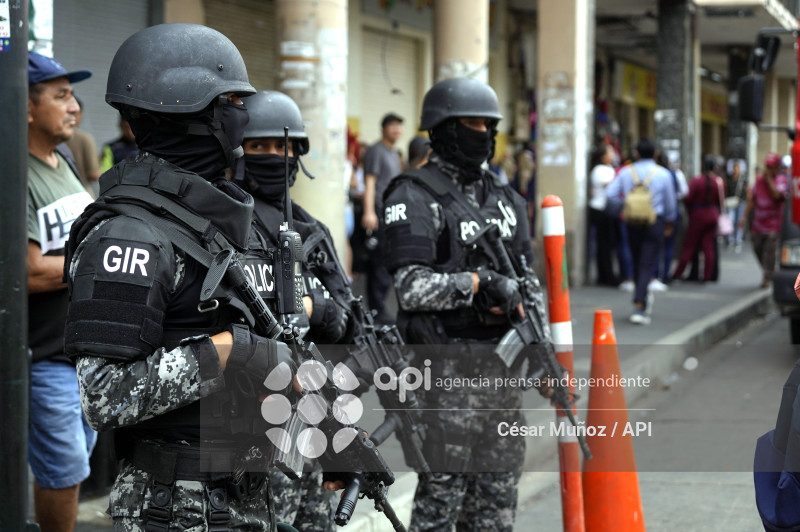GYE-ALERTA BOMBA MERCADO