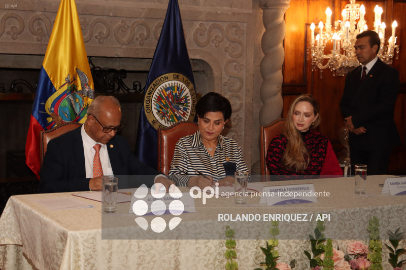 FIRMA ACUERDOS ECUADOR OEA