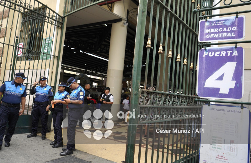 GYE-ALERTA BOMBA MERCADO