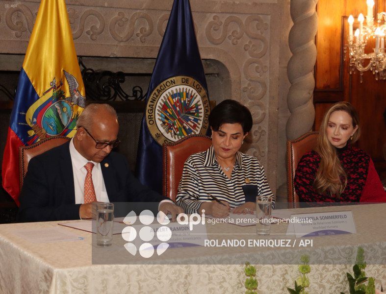 FIRMA ACUERDOS ECUADOR OEA