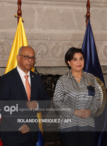 FIRMA ACUERDOS ECUADOR OEA
