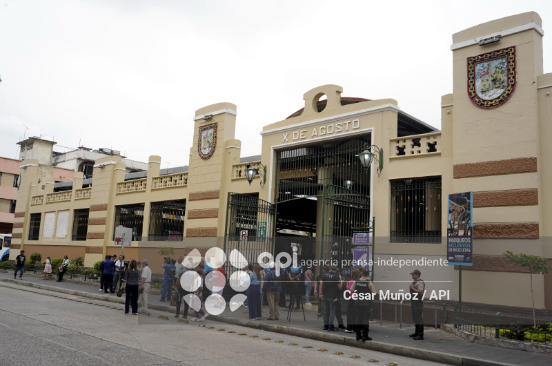 GYE-ALERTA BOMBA MERCADO