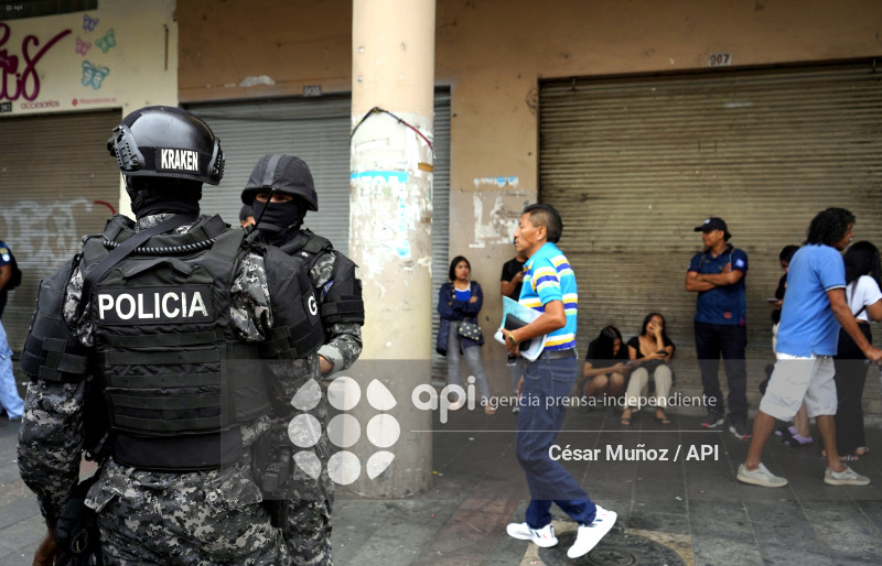 GYE-ALERTA BOMBA MERCADO
