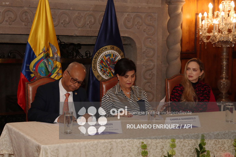FIRMA ACUERDOS ECUADOR OEA