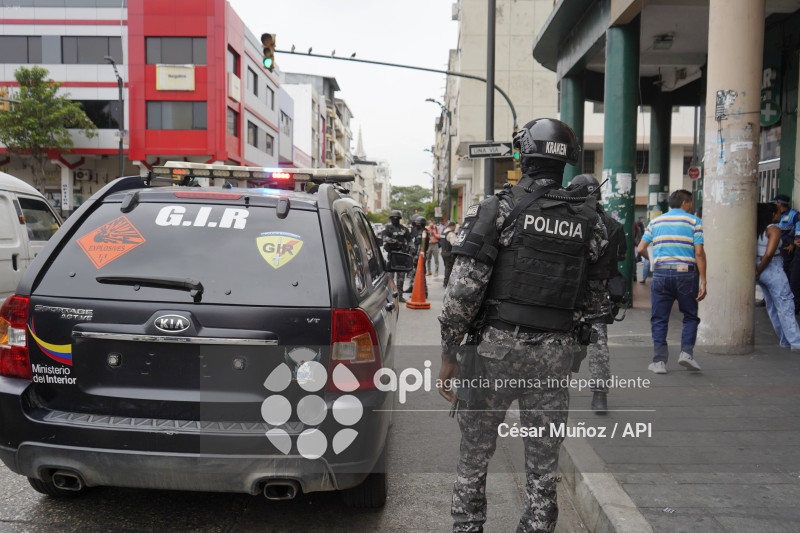 GYE-ALERTA BOMBA MERCADO