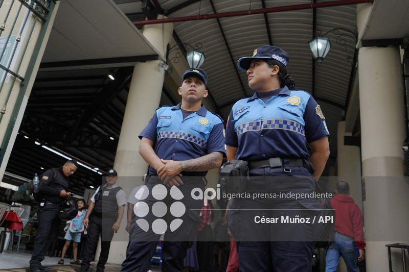GYE-ALERTA BOMBA MERCADO