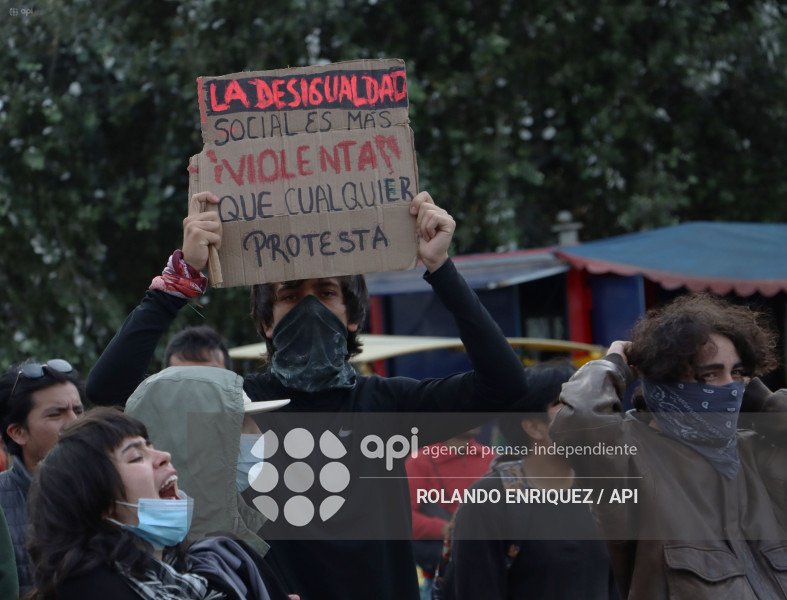 MARCHA UNIVERSIDAD CENTRAL