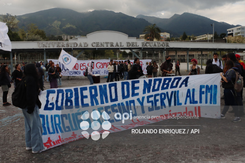MARCHA UNIVERSIDAD CENTRAL