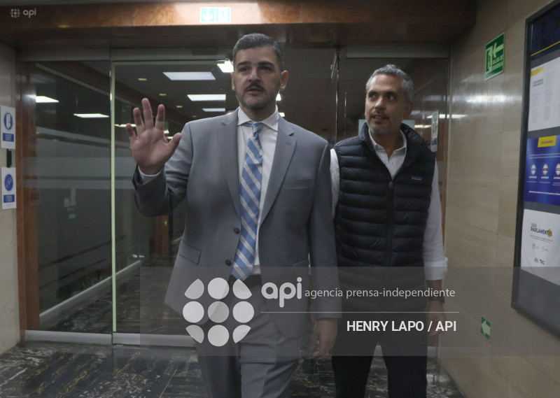 ALCALDE DE GUAYAQUIL COMPARECE ASAMBLEA