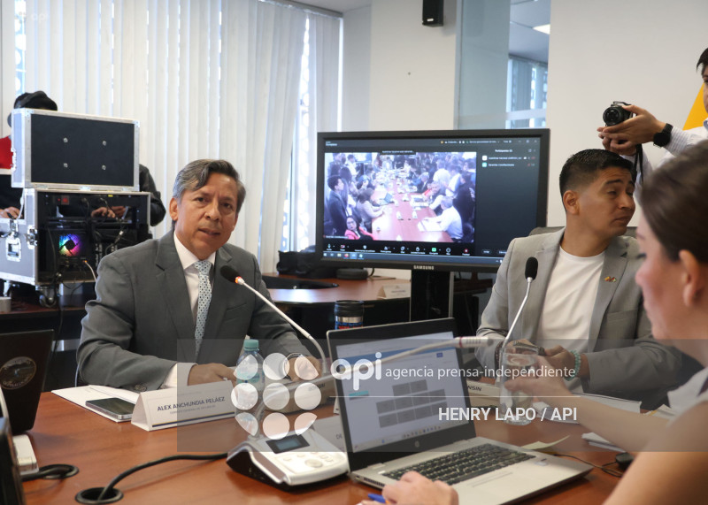 ALCALDE DE GUAYAQUIL COMPARECE ASAMBLEA