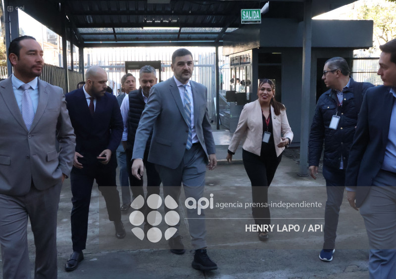 ALCALDE DE GUAYAQUIL COMPARECE ASAMBLEA