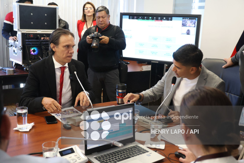 ALCALDE DE GUAYAQUIL COMPARECE ASAMBLEA