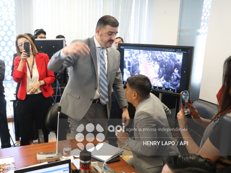 ALCALDE DE GUAYAQUIL COMPARECE ASAMBLEA