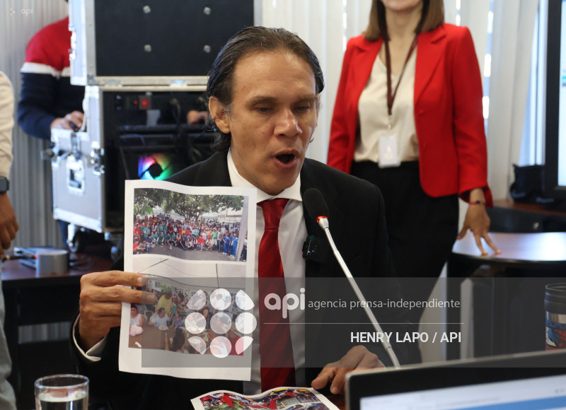 ALCALDE DE GUAYAQUIL COMPARECE ASAMBLEA