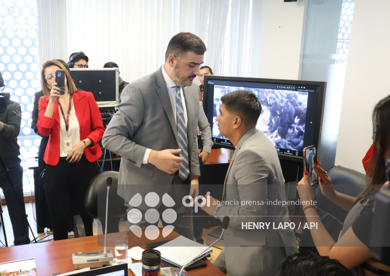 ALCALDE DE GUAYAQUIL COMPARECE ASAMBLEA