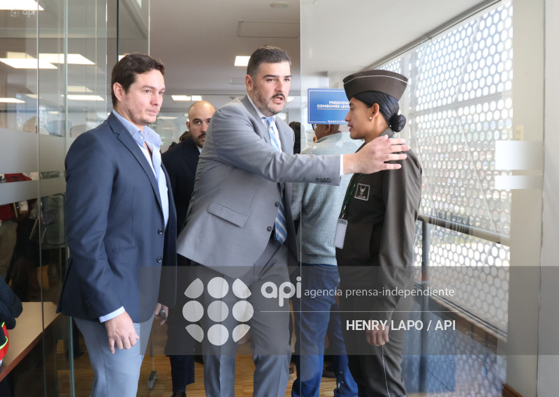 ALCALDE DE GUAYAQUIL COMPARECE ASAMBLEA