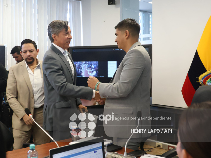 ALCALDE DE GUAYAQUIL COMPARECE ASAMBLEA