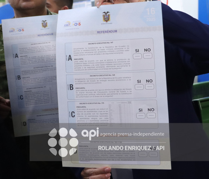 CNE PAPELETAS REFERENDUM IGM