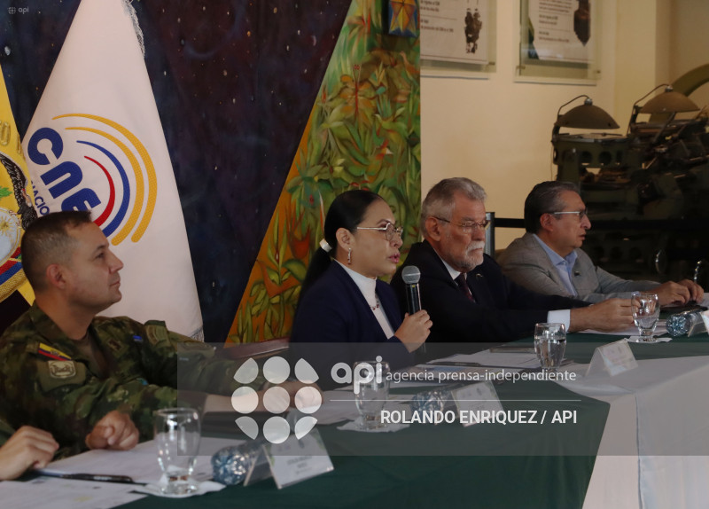 CNE PAPELETAS REFERENDUM IGM