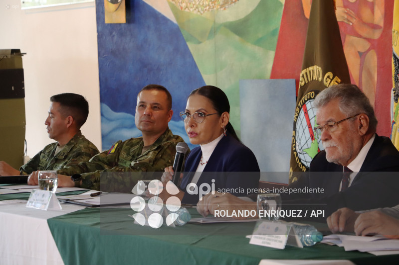 CNE PAPELETAS REFERENDUM IGM