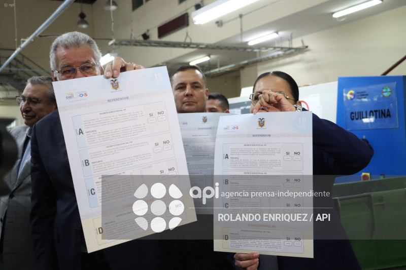 CNE PAPELETAS REFERENDUM IGM