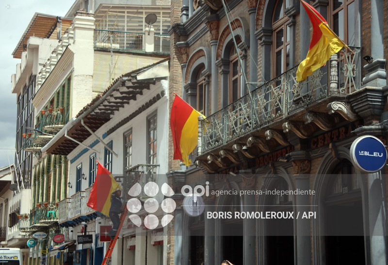CUENCA-EMBANDERAMIENTO-FIESTAS CUENCA