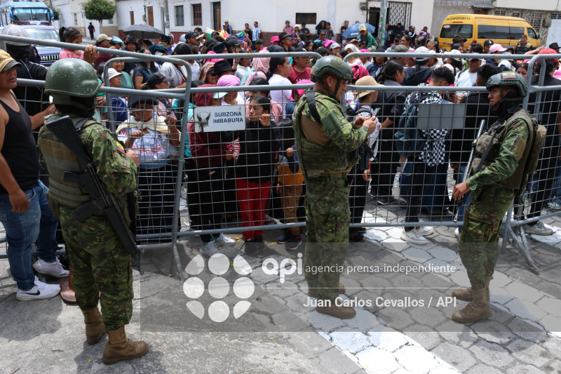 IMBABURA-PARO NACIONAL-DETENIDOS-DIESEL-OTAVALO-CUARTEL DE POLICIA