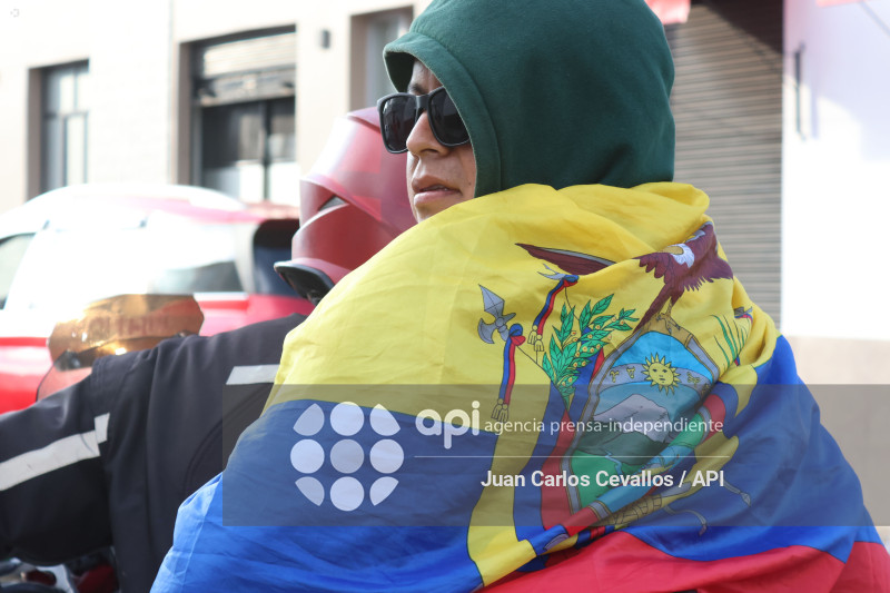 IMBABURA-PARO NACIONAL-DETENIDOS-DIESEL-OTAVALO-CUARTEL DE POLICIA