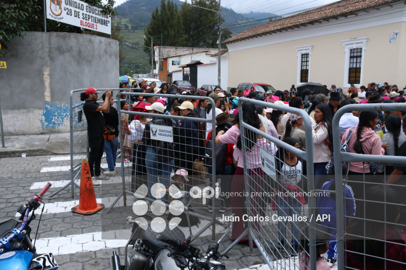 IMBABURA-PARO NACIONAL-DETENIDOS-DIESEL-OTAVALO-CUARTEL DE POLICIA